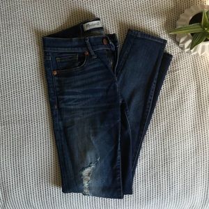 Madewell 25 Distressed Jeans